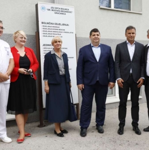 Novalić s predstavnicima ministarstava zdravstva TK i FBiH posjetio Opću bolnicu u Gračanici