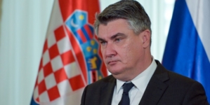 Iz udruženja žrtava genocida poručili Milanoviću da nije dobrodošao u Srebrenicu.Ured predsjednika RH odgovorio”Navodna izjava je laž a laži ne želimo komentirati”