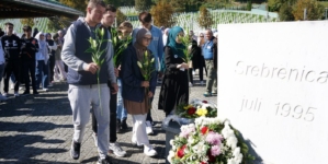 Šesnaesti po redu konvoj mladih Bošnjaka i njihovih prijatelja iz Hrvatske posjetio Memorijalni centar Srebrenica