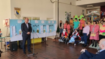Grad Tuzla i ove godine obezbijedio novogodišnje paketiće za djecu
