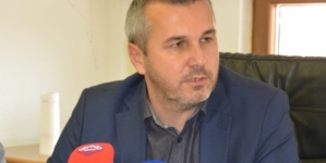 Čaušević: Nikšićeva izjava o državnoj imovini kao “knjiženju neke njive” je skandalozna
