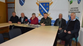 Press konferencija Koordinacije boračkih saveza TK: Tražimo od pravosudnih institucija i visokog predstavnika u BiH jednaka prava i isti zakon za sve