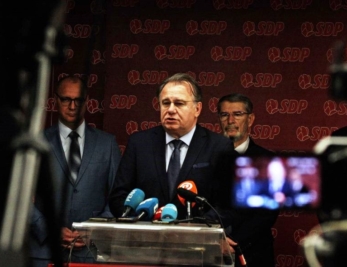 Nikšić: Potpisima želimo demonstrirati da imamo parlamentarnu većinu