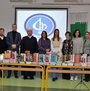 Medžlis Tuzla darovao školama 500 knjiga