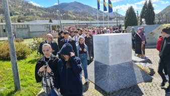 Učenici osnovnih i srednje škole posjetili Memorijalni centar u Potočarima