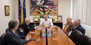 Gradonačelnik Grada Tuzle primio grupu tuzlanskih intelektualaca zabrinutih za sudbinu UKC Tuzla