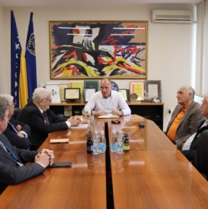 Gradonačelnik Grada Tuzle primio grupu tuzlanskih intelektualaca zabrinutih za sudbinu UKC Tuzla
