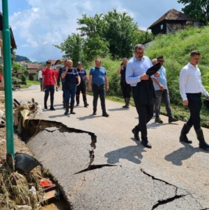 Halilagić i Vujović posjetili sinoć poplavljeno područje u Teočaku
