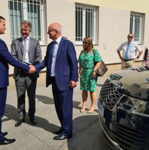 Ambasador Velike Britanije sa saradnicima posjetio premijera Halilagića