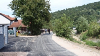 Gradonačelnik Zijad Lugavić obišao završene radove na sanaciji puta u Mjesnoj  zajednici Solina