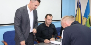 Ministar Alić potpisao ugovore o dodjeli sredstava za podršku povratnicima