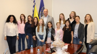 Gradonačelnik Lugavić upriličio prijem za učenice OŠ “Sjenjak” i predstavnice Udruženja “Sreća četvrtog lista”