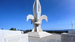 Turistička razglednica TK: Spomenik “Ljiljan” u Gradačcu sve posjećenija turistička destinacija VIDEO