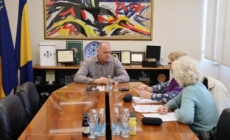 Gradonačelnik Lugavić razgovarao sa predstavnicama Organizacije porodica šehida i poginulih boraca o obilježavanju 30 godina rada i postojanja