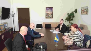 O aktivnostima građanskog obrazovanja u školama razgovarano u kabinetu ministra Omerovića
