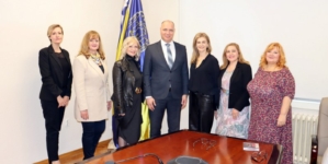 Gradonačelnik Lugavić primio članice Ansambla Iskre