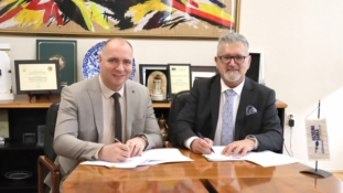 Gradonačelnik Tuzle i v.d. predsjednik Uprave Razvojne banka FBiH potpisali Ugovor o kreditu za infrastrukturne projekte u iznosu od 11,1 miliona KM