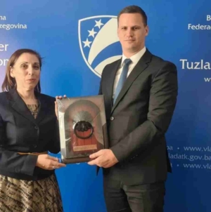 Premijer Halilagić primio u posjetu ambasadoricu Grčke u BiH