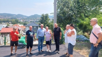 Gradonačelnik Lugavić posjetio MZ Solana gdje je završeno asfaltiranje puta u naselju Suljetovići