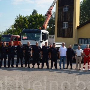 Grad Tuzla donirao dva specijalizovana vozila za potrebe Službe civilne zaštite i Crvenog križa VIDEO