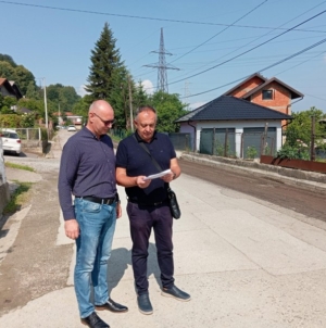 Gradonačelnik Lugavić obišao radove na rekonstrukciji puta u ulici 4. aprila u MZ Kreka