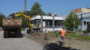 Cestotehnik Tuzla započeo radove na unapređenju infrastrukture Klinike za dječije bolesti UKC-a Tuzla
