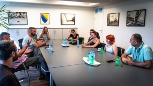 Mladi iz Srbije i Crne Gore boravili u posjeti Memorijalnom centru Srebrenica