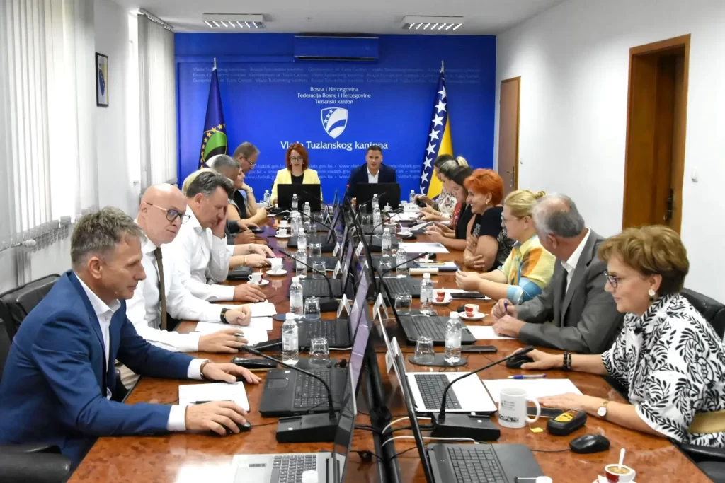 Rast zaposlenih u trgovini – skoro 19% ukupno zaposlenih u FBiH iz TK