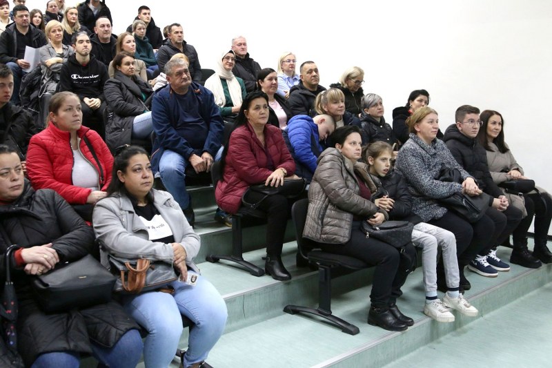 Za stipendiranje učenika i studenata s invaliditetom izdvojeno više od 80.000 KM