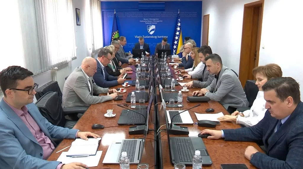 1.500 KM za treće dijete i veća podrška hraniteljskim porodicama u TK