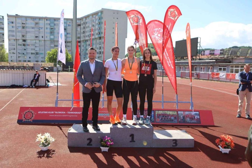 Ministar Gazdić prisustvovao završnici školskog takmičenja u atletici