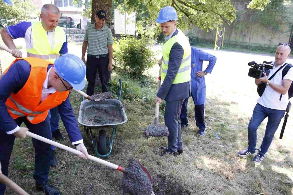 Položen kamen temeljac za novu fiskulturnu salu u Stuparima