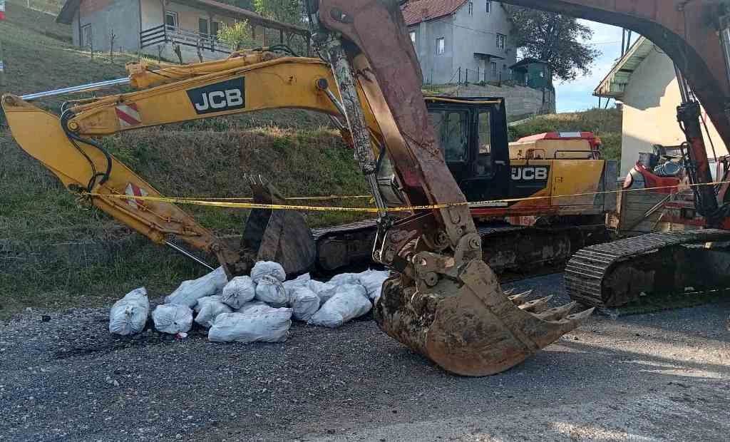 Uprava policije MUP TK-a – u akciji na suzbijanju ilegalne eksploatacije uglja oduzete radne mašine, novac i drugi predmeti