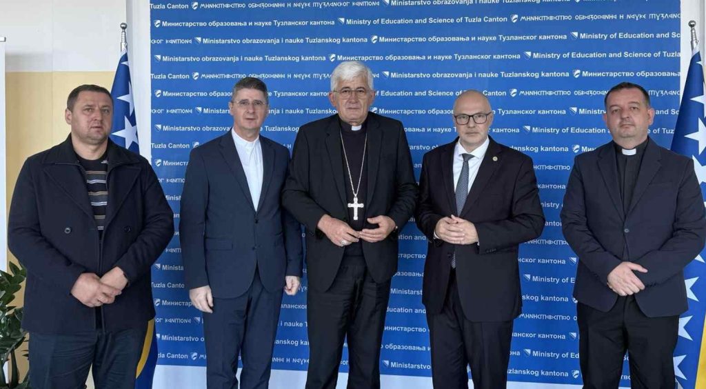 Ministar Omerović održao sastanak s predstavnicima Katoličkog školskog centra „Sveti Franjo” Tuzla
