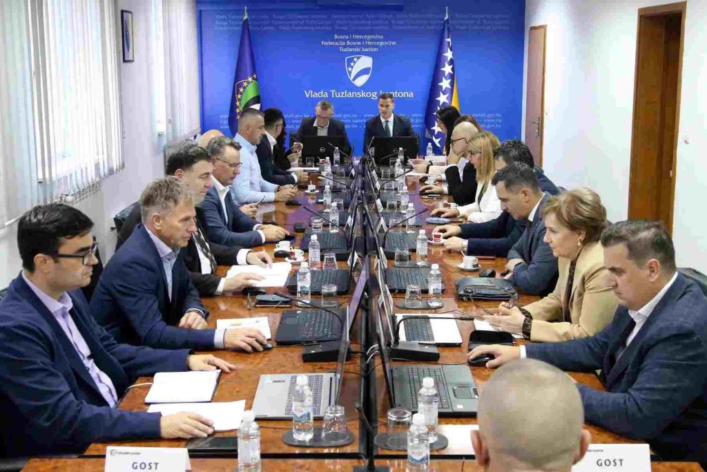 100.000 KM za širenje mreže brzih punionica za električna vozila